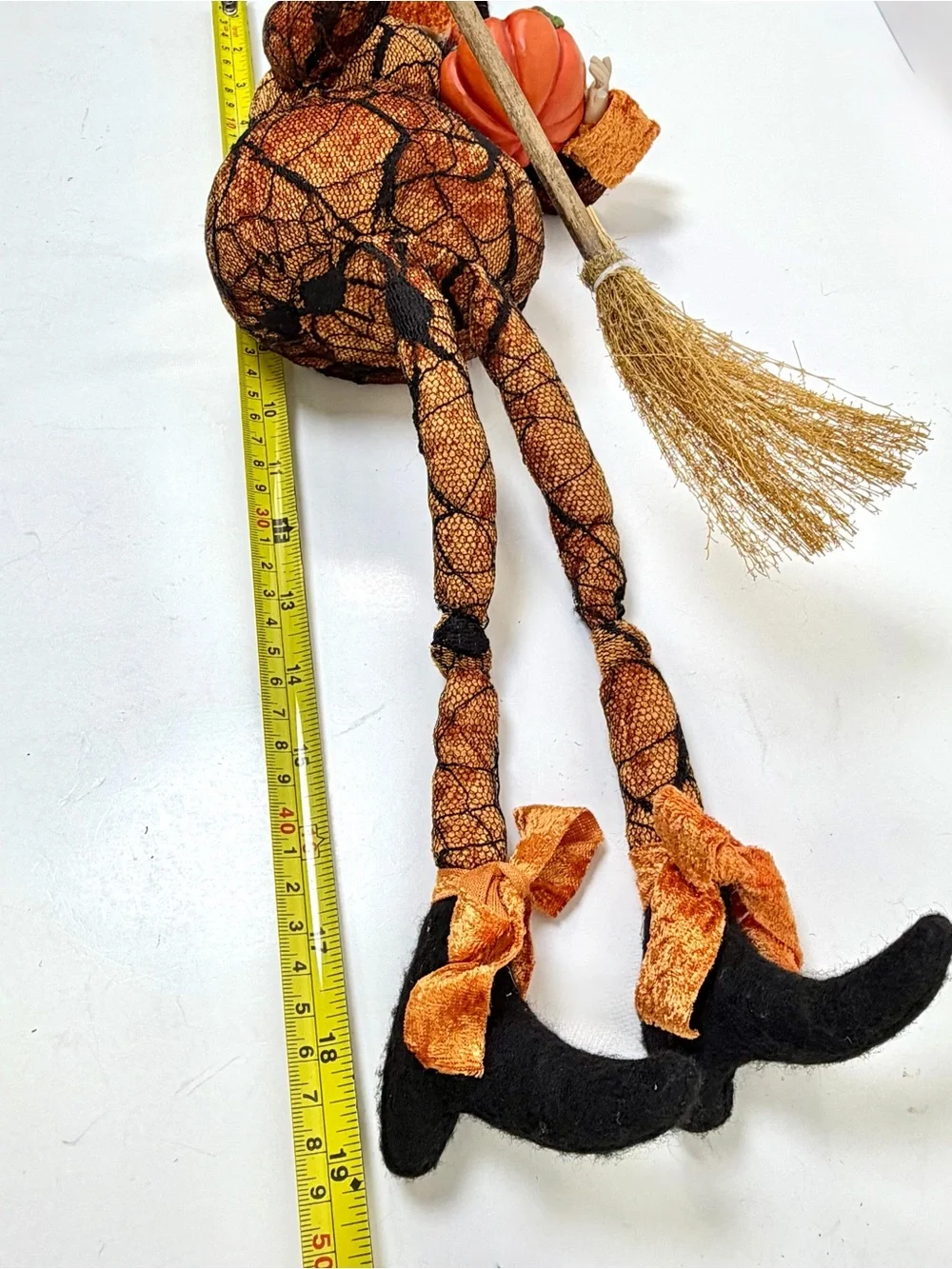Mark Roberts Collection Lanky Legs Halloween  Shelf Sitter Broom Pumpkin READ